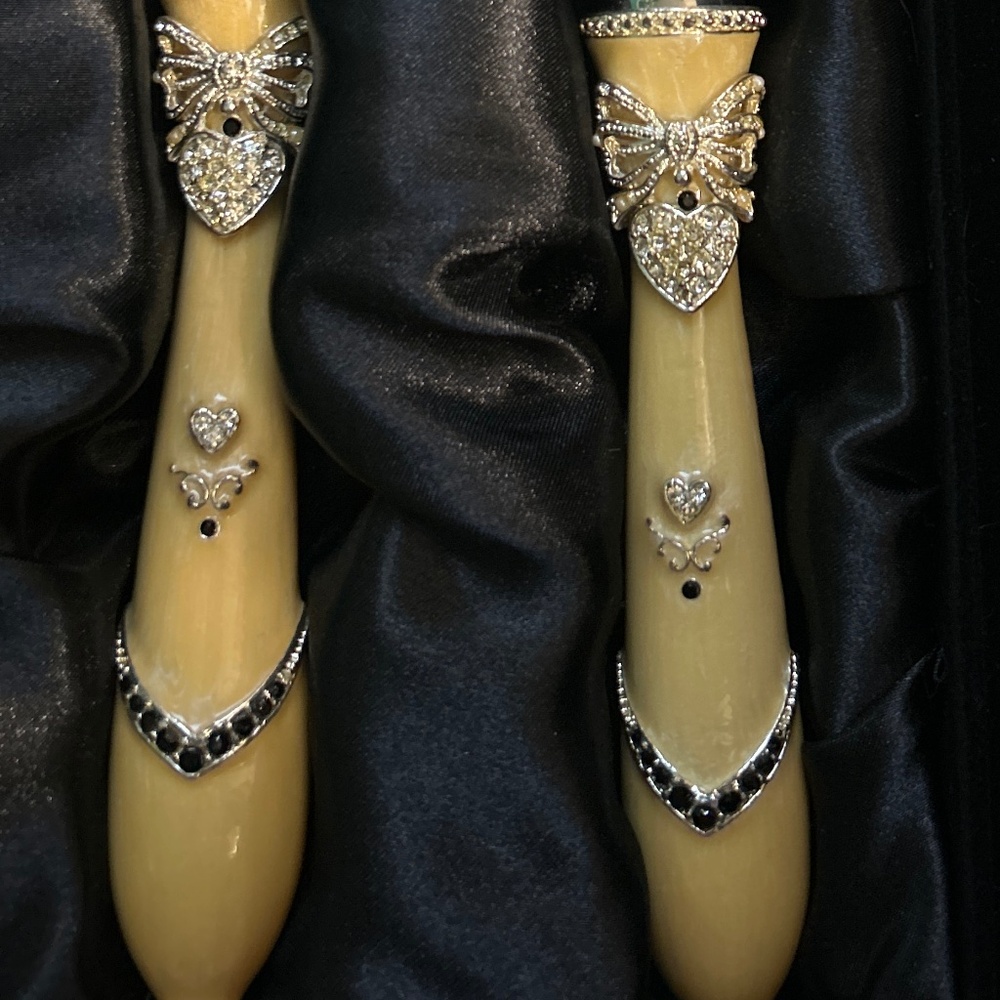 Cake cutting and serving set